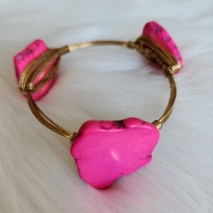 Gold wire wrapped agate gem stone bangle bracelet